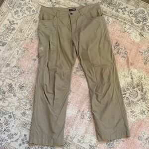 Arc'teryx Men's Khaki Cargo Pants